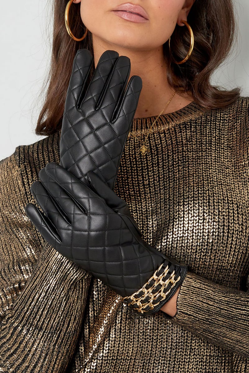 Gloves checked with chain