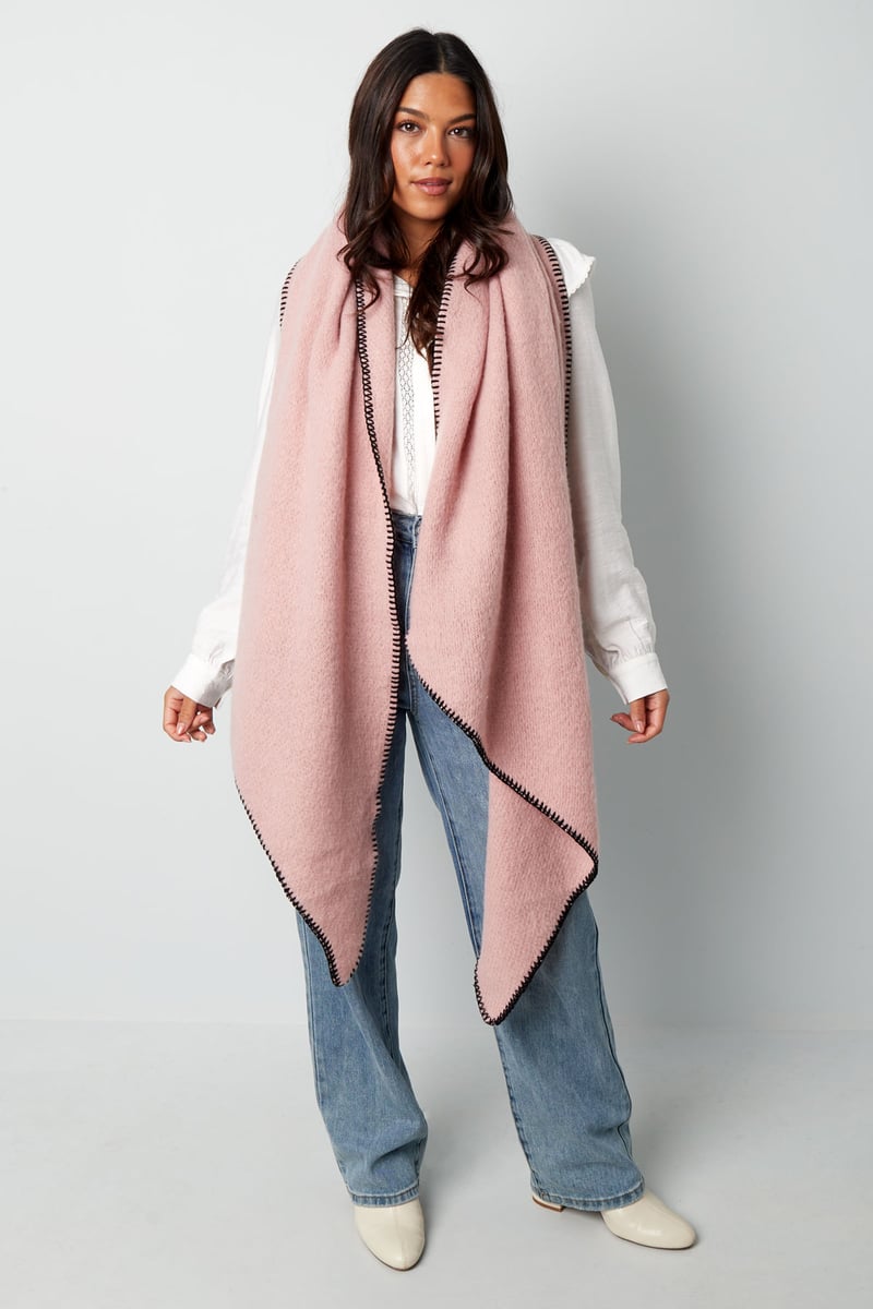 Single-colored winter scarf with black stitching