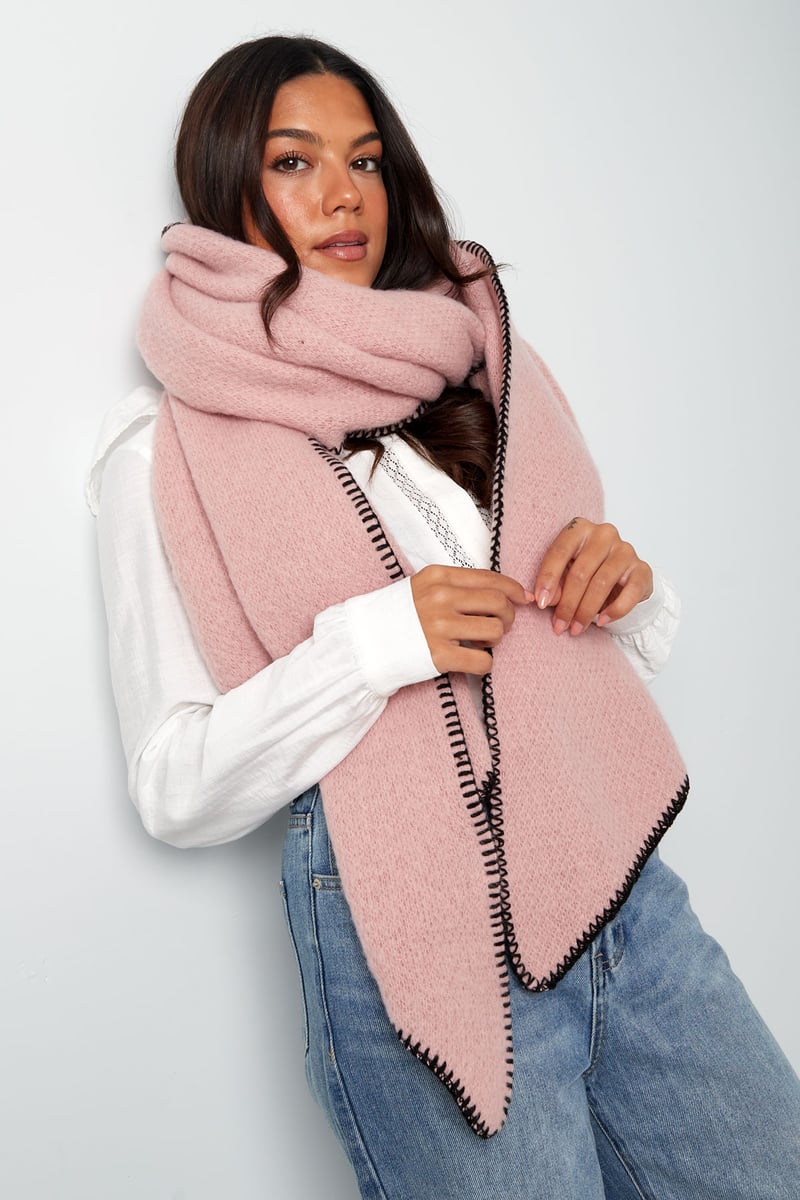 Single-colored winter scarf with black stitching