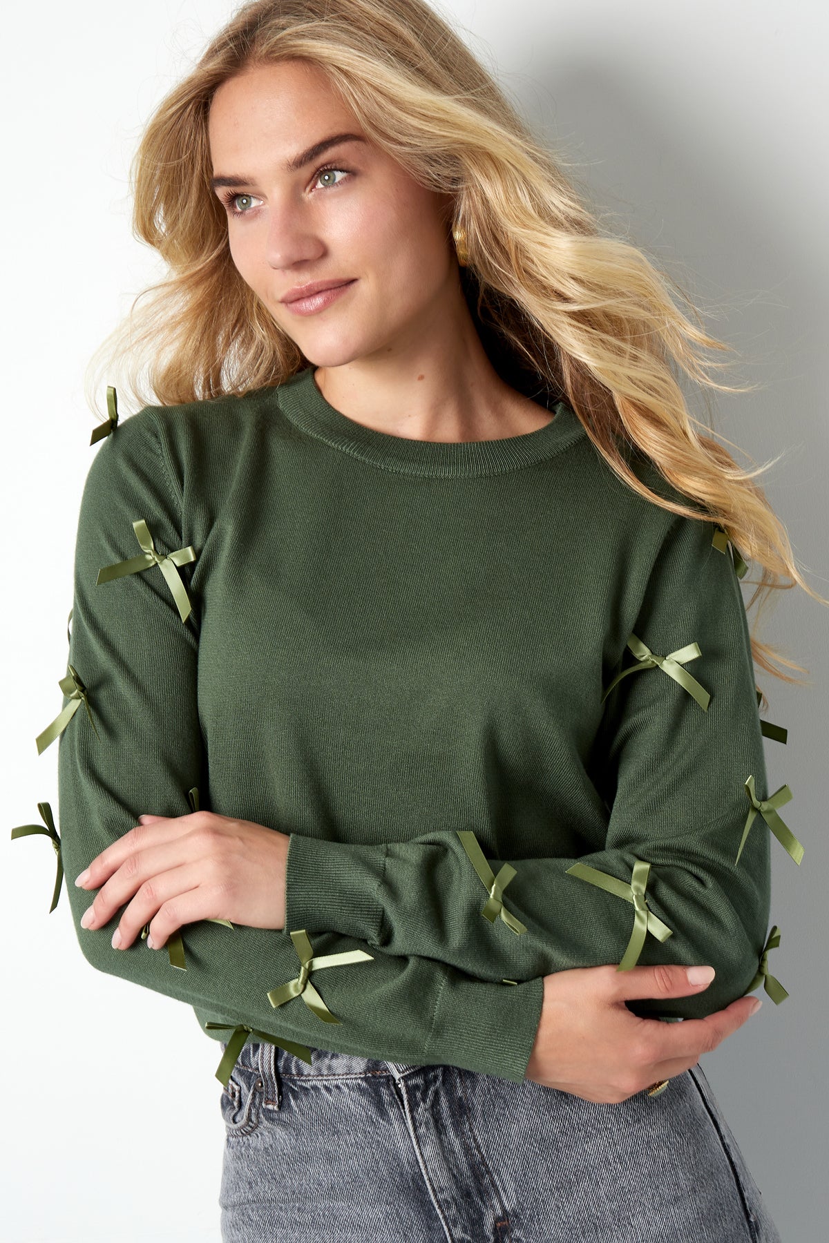 Bow Whisper sweater