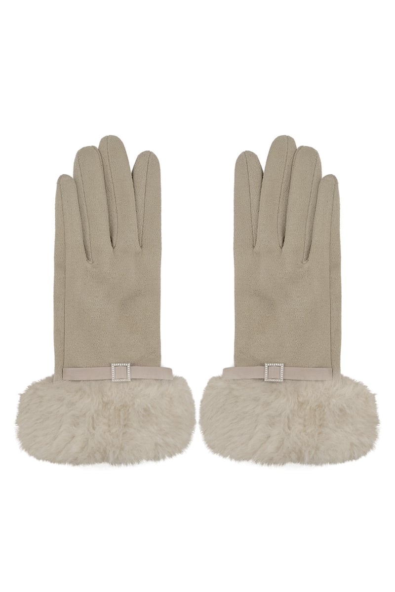Refined grace gloves
