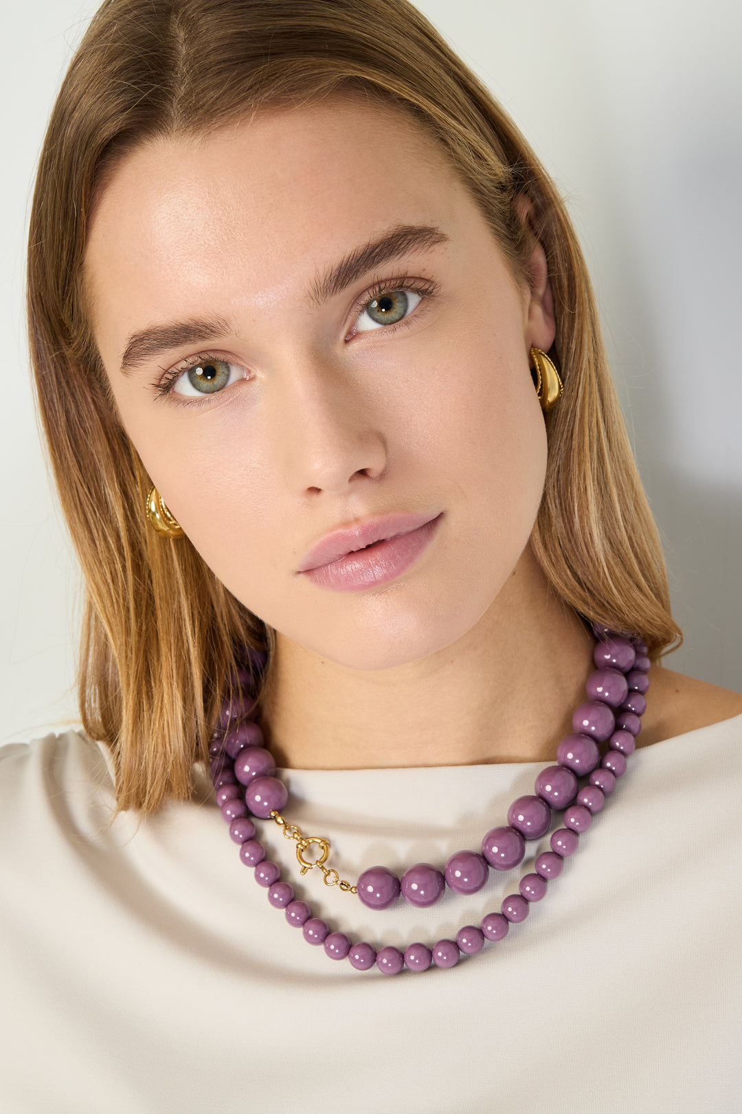 Bold beaded necklace 10mm